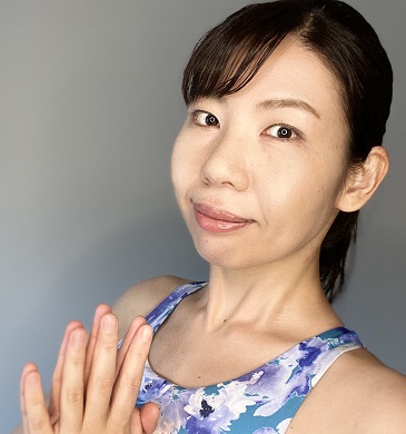 ヨガインストラクターRieさん